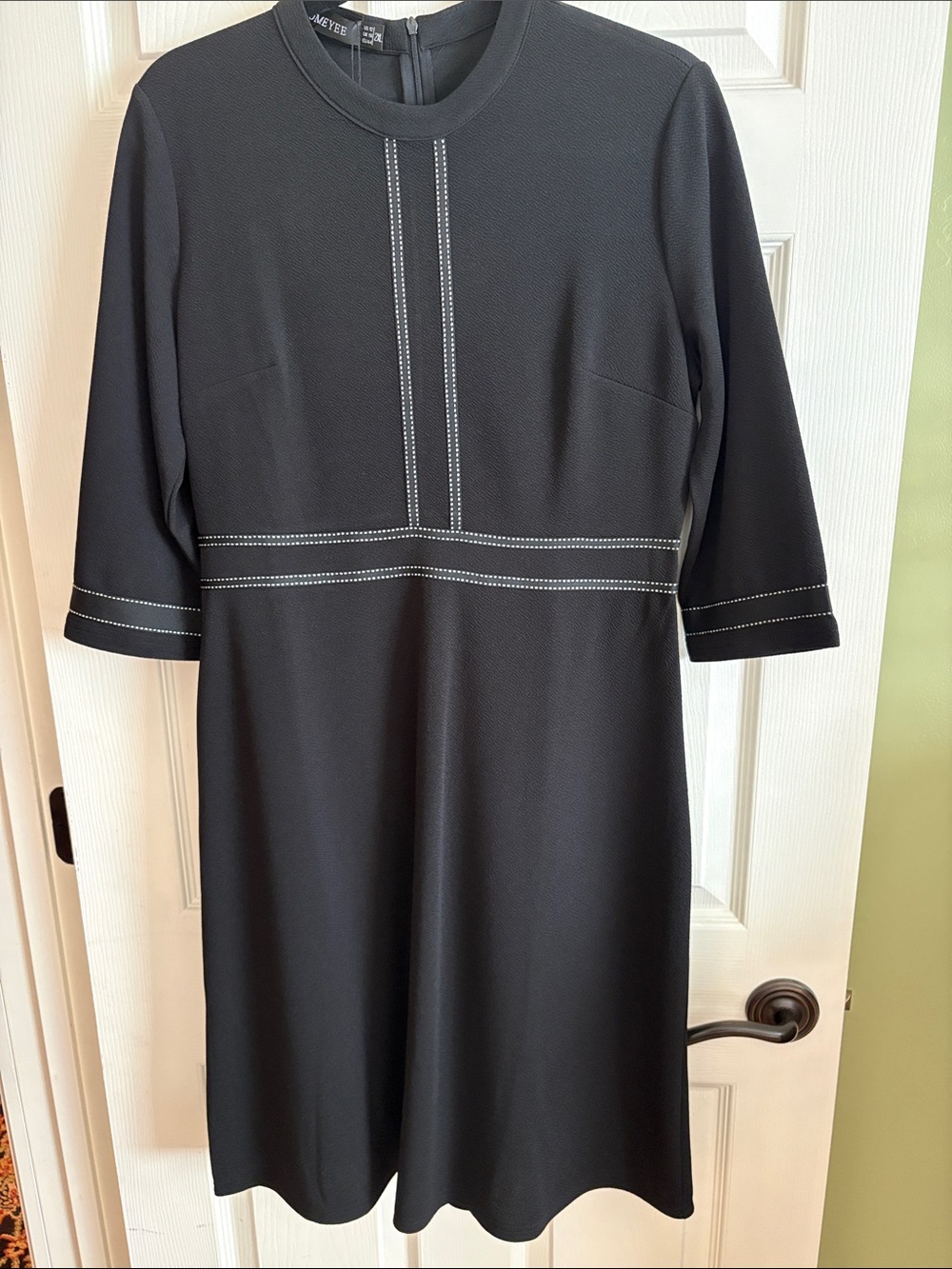 Black dress NWT size 12. - Picture 8 of 9